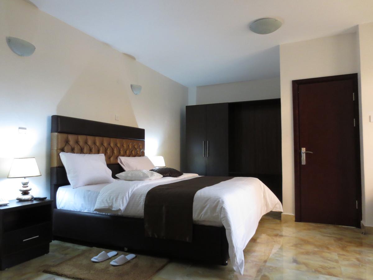 Airport Plaza Hotel Yuba Exterior foto
