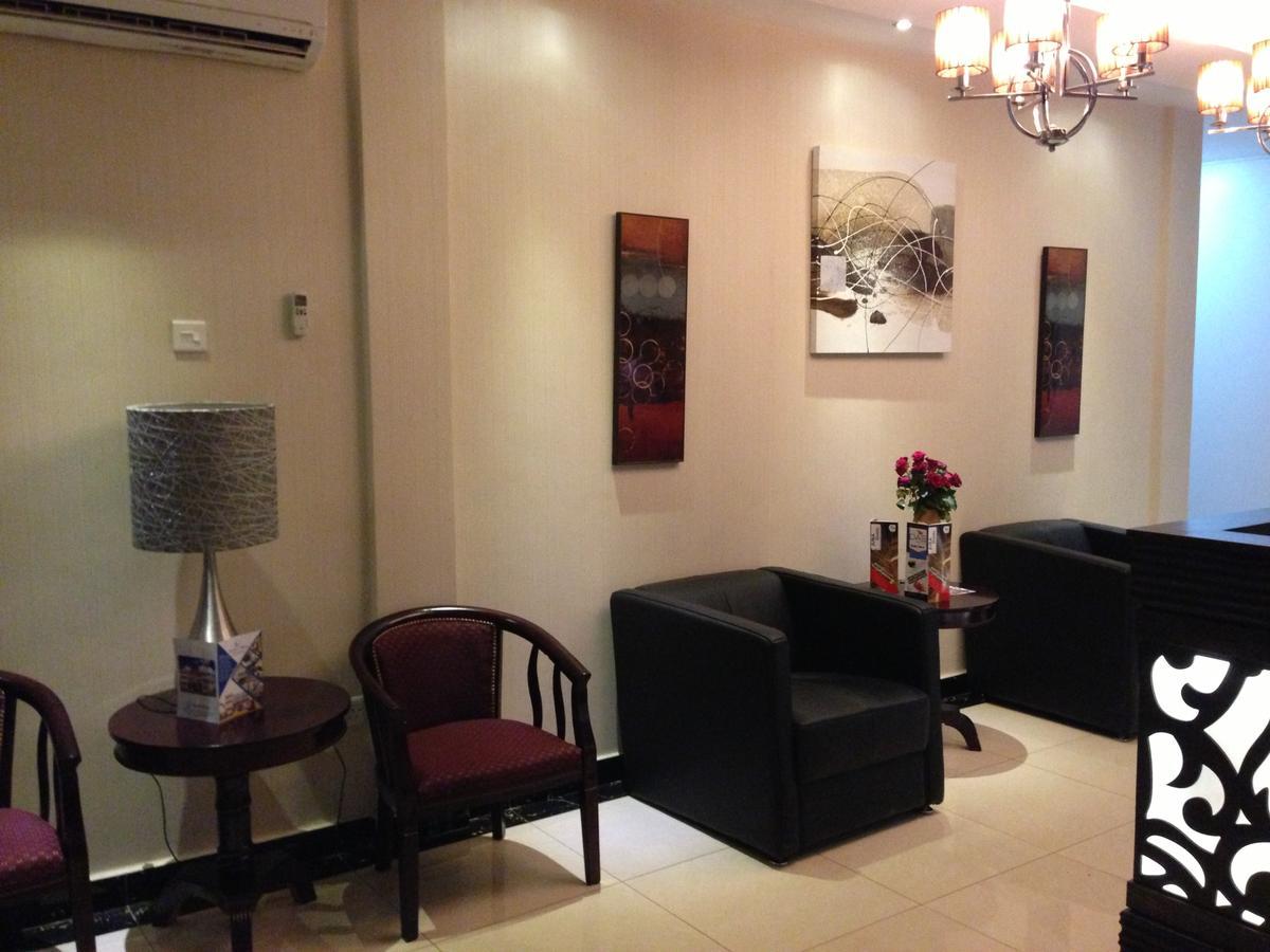 Airport Plaza Hotel Yuba Exterior foto